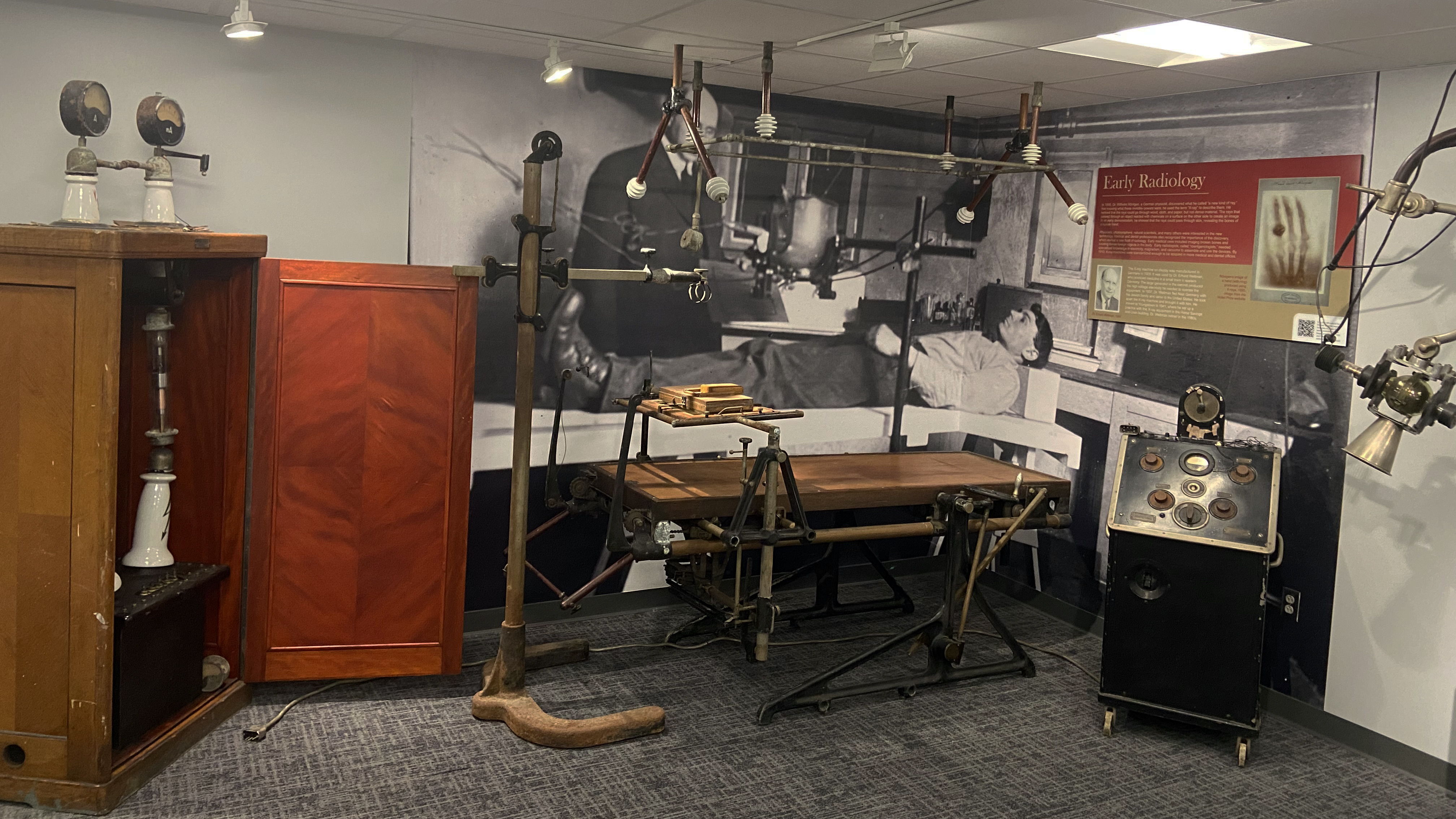 X-ray exhibit color photograph of 1930s x-ray machines on exhibit